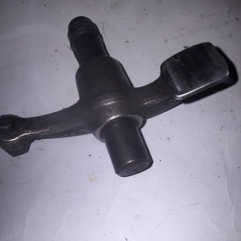 temlar / rocker arm suzuki thunder 125 original