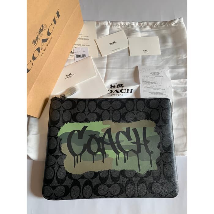 Pouch Graffiti Coach