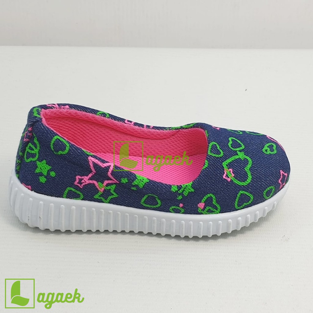 Sepatu Anak Perempuan Usia 1 2 6 7 Tahun Size 22 35 - Sepatu Anak Cewek Slip On Corak Alas Karet Anti Licin