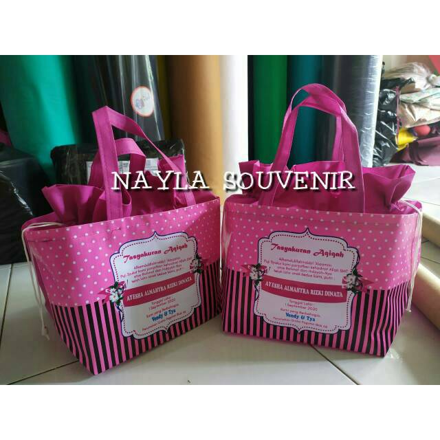 

tas berkat serut banner/tas souvenir aqiqah/tas hantaran kotak nasi 20x20 cm