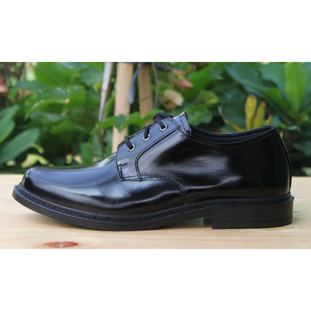 Sepatu Pantofel Pria Rasheda Series M 02