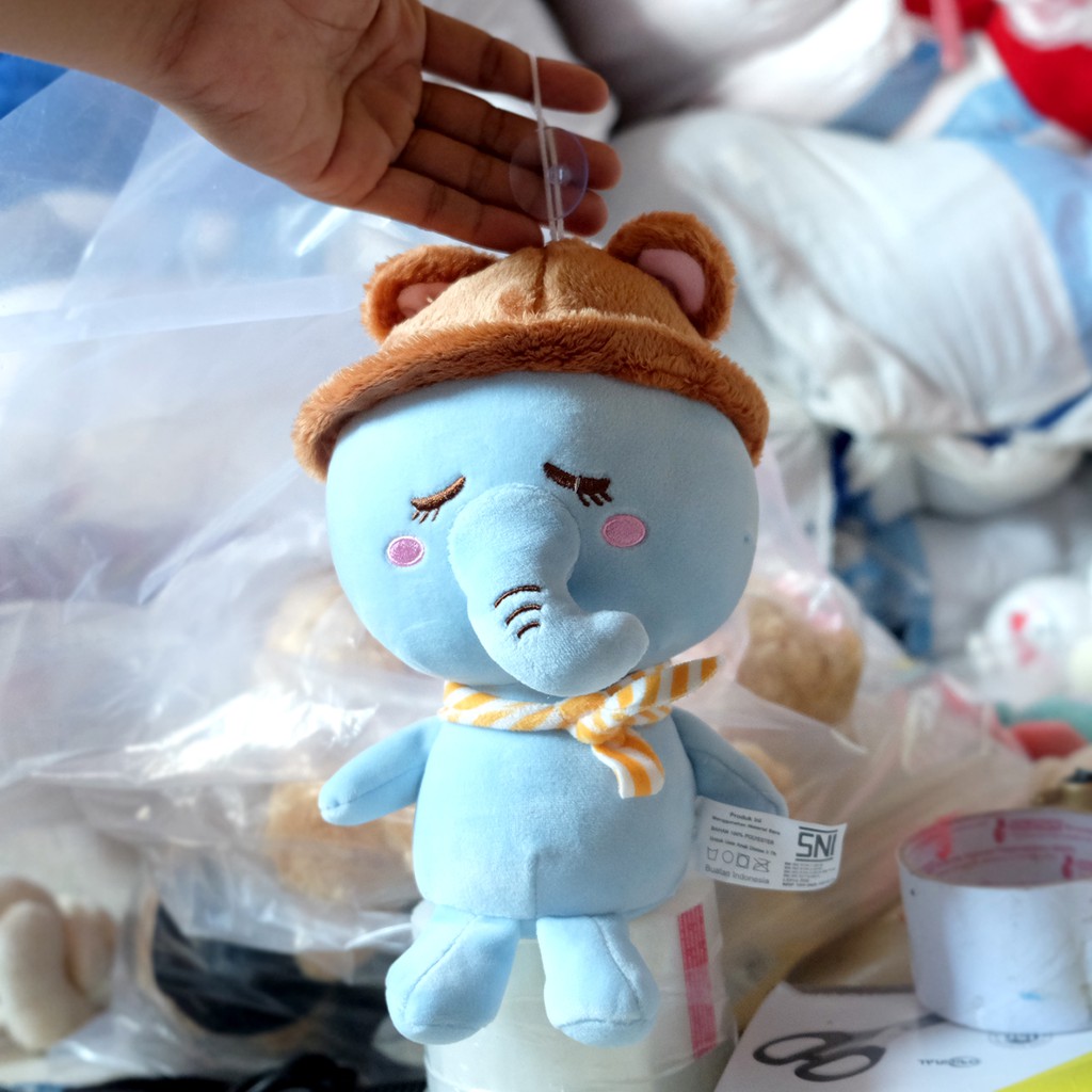 boneka gajah elephant topi bisa tempel kaca kado ultah mobil