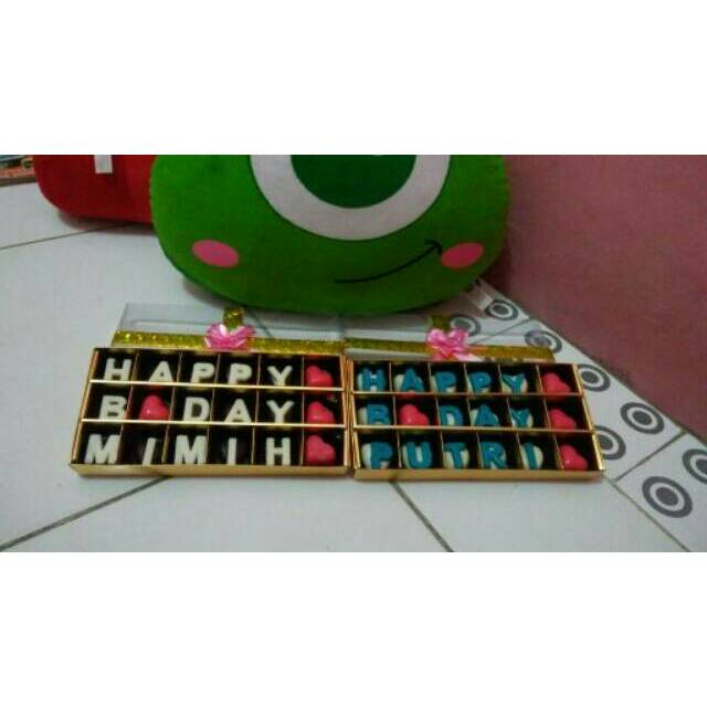 

Coklat valentine / murah meriah / hadiah anniv / hadiah ultah / hadiah valentine/ 18 sekat