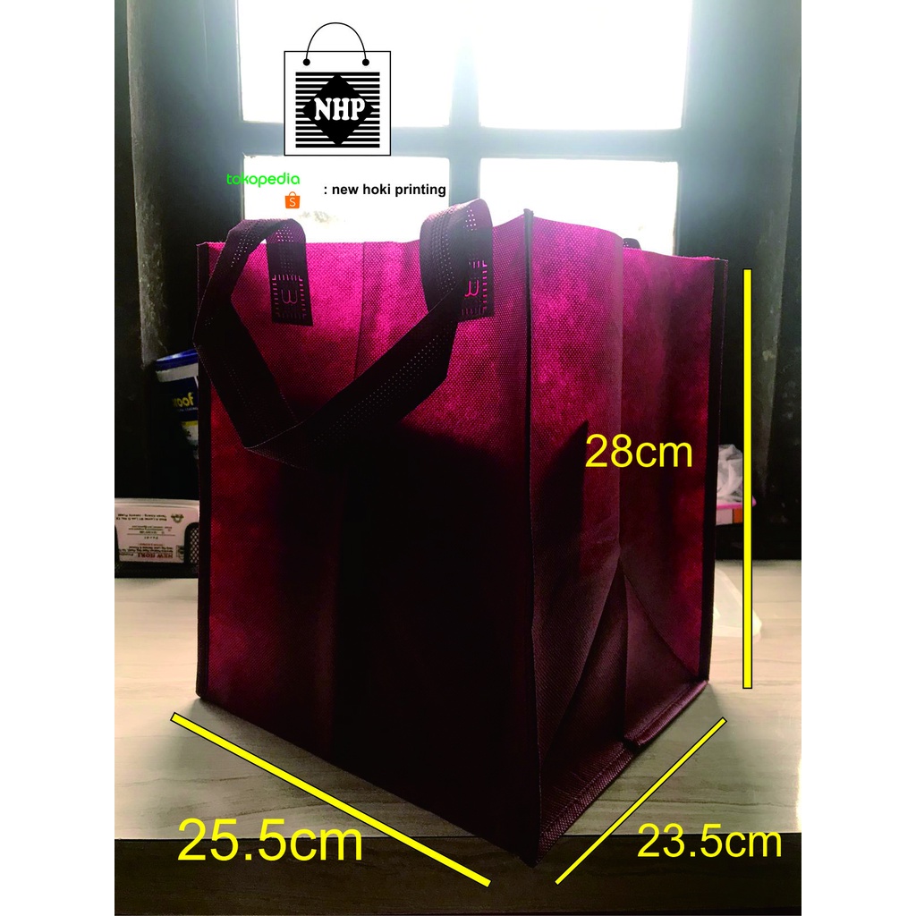 

TAS KAIN SPUNBOND GOODIE BAG 25.5 X 23.5 X 28 KUE NASI KOTAK BESEK