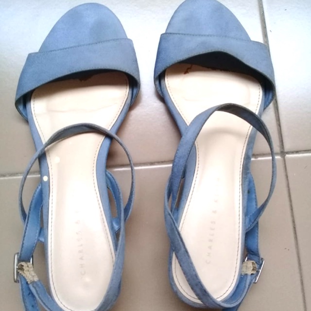 Pl Sendal Charles & Keith