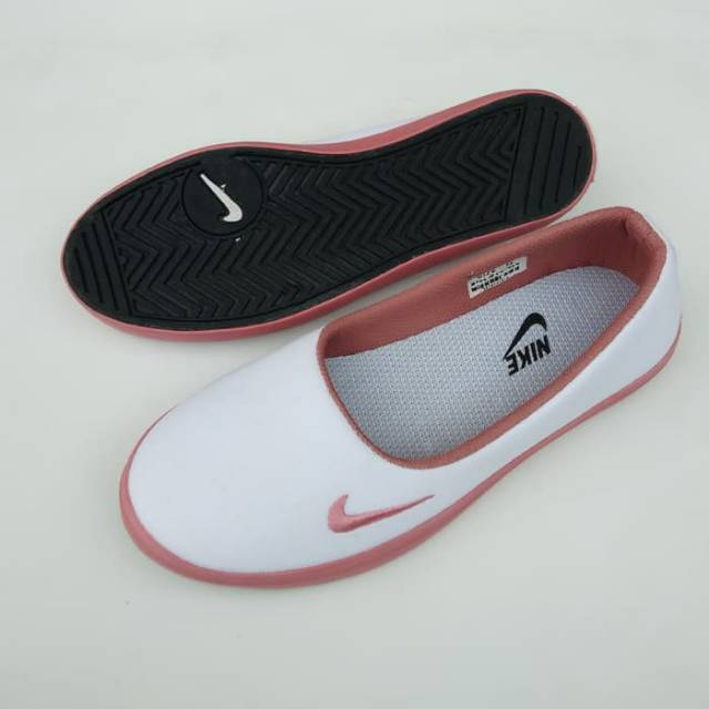 Sepatu slip on wanita 01.Sepatu wanita.Sepatu santai.Sepatu hijabers.Sepatu kerja