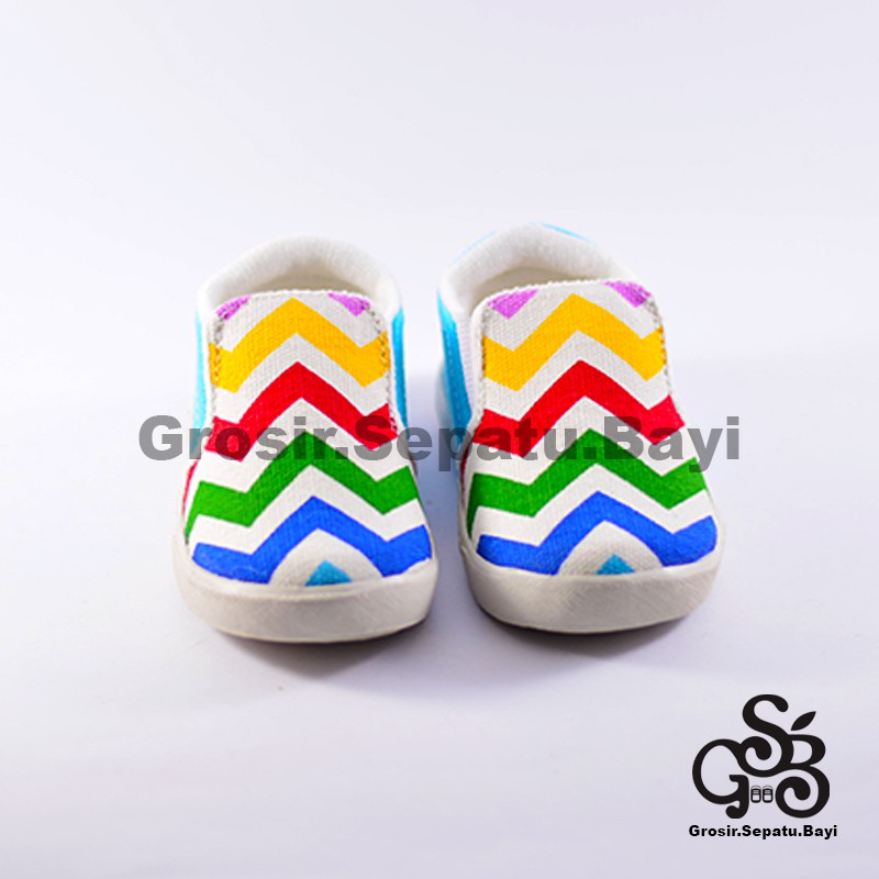 sepatu anak perempuan slip on motif rainbow zigzag murah