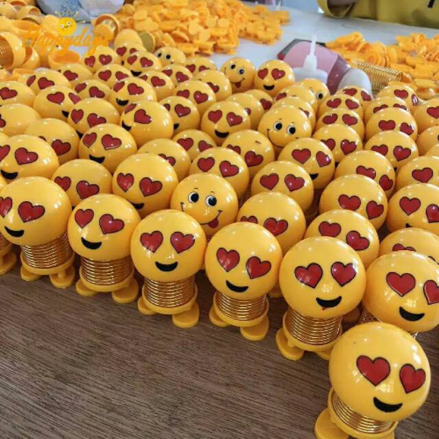 boneka kepala goyang