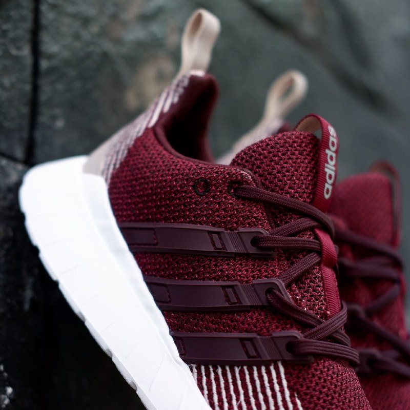 adidas questar flow burgundy