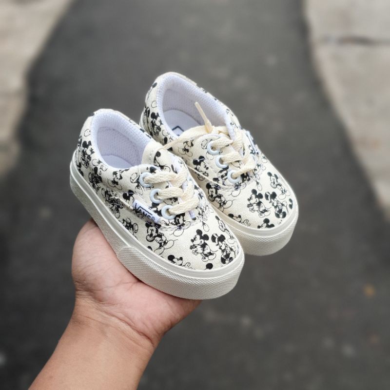 SEPATU ANAK VANS SLIP ON DINO/MICKYMOUSE