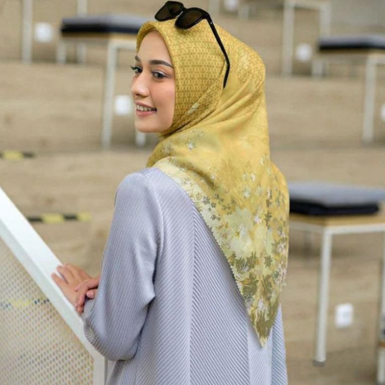 Sale.. /BETH KUNING/ JILBAB VOAL PREMIUM/  HIJAB/ HIJAB SEGI EMPAT/VOAL MOTIF PREMIUM/ DEENAY KW QIQ