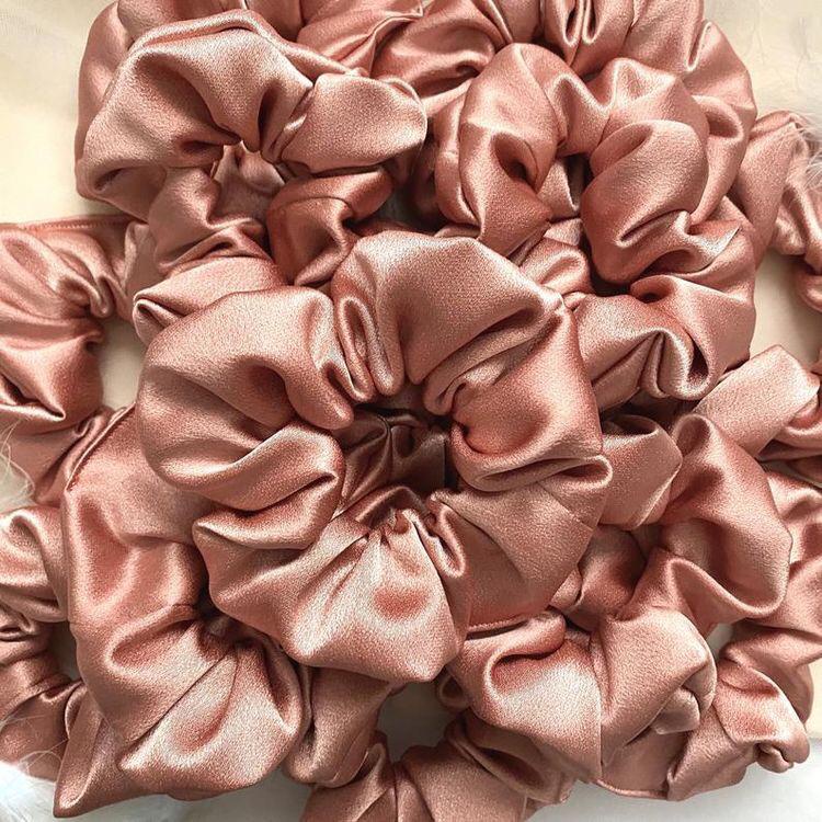 SCRUNCHIE ROSE GOLD SILK 100% SELEMBUT SUTRA BY SV AKSESORIS RAMBUT KARET RAMBUT CEPOL SCRUNCHIE