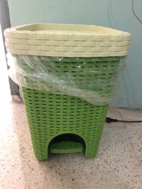Tempat Sampah Rotan Injakan Gr Green / Tong Sampah Indoor