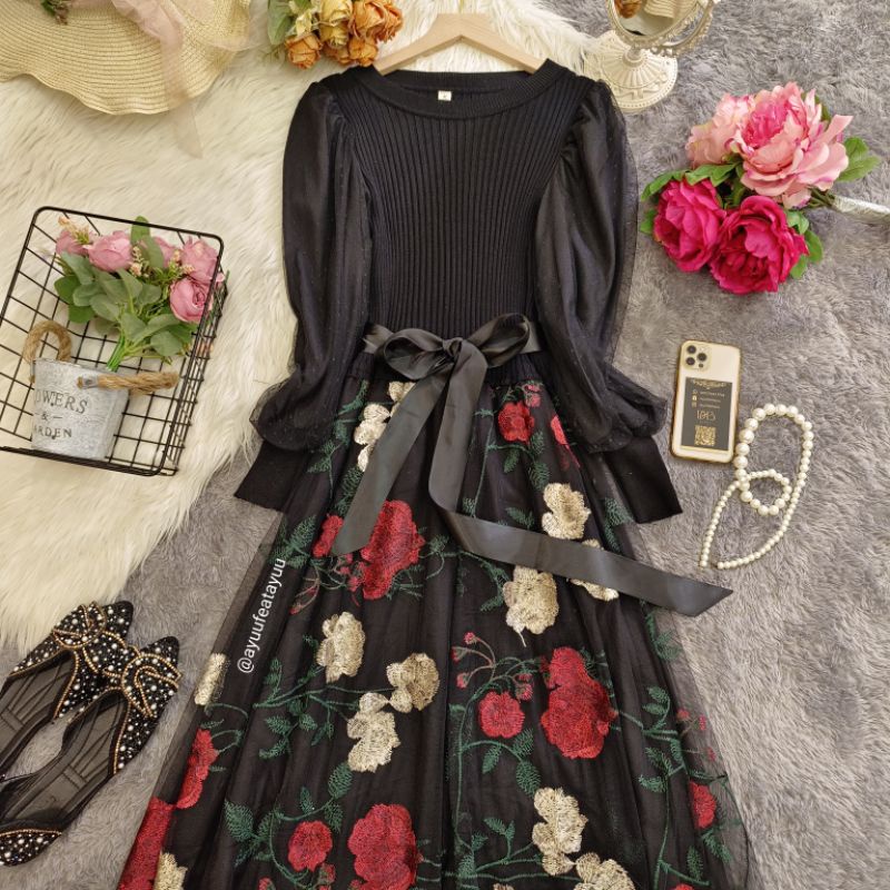 EMBRIODERED FLORAL TULLE LACE DRESS