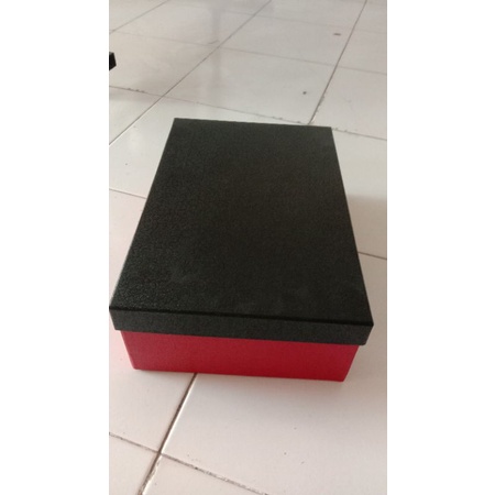 

Kotak kado / Gift box ukuran 35x25x15