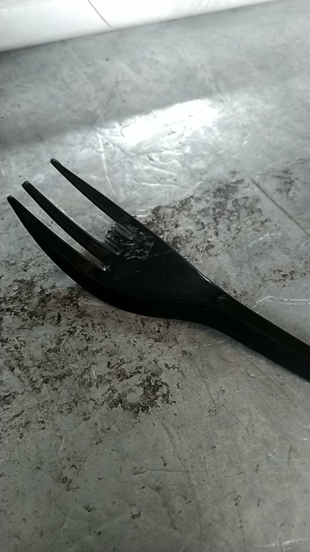 Garpu Makan Plastik Warna Hitam Putih Tebal Panjang Termurah