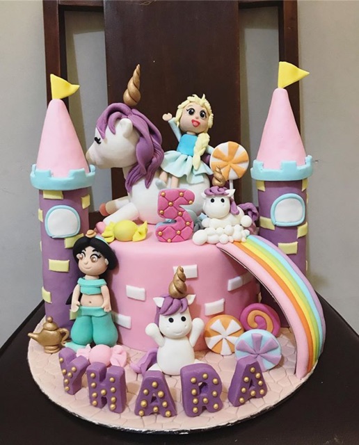 

Cake Unicorn Castle / Kue ulang tahun anak