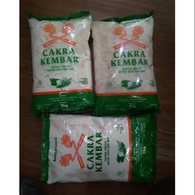 

Tepung Terigu / Tepung Bogasari / Tepung Cakra Kembar