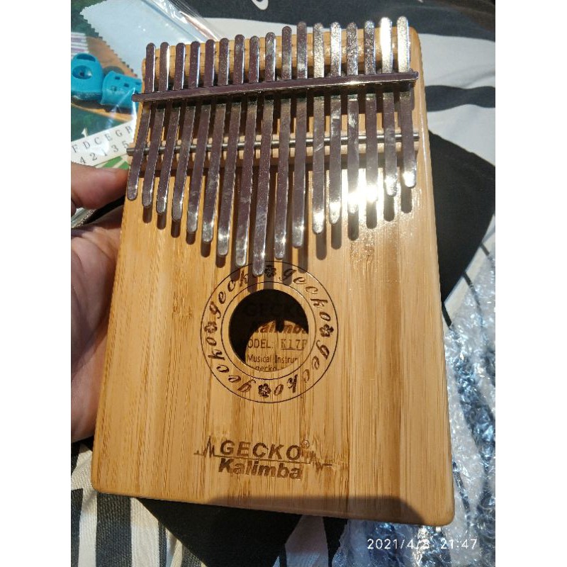 Kalimba Gecko 17key K17BA, tone : B key. Made from Bamboo wood.