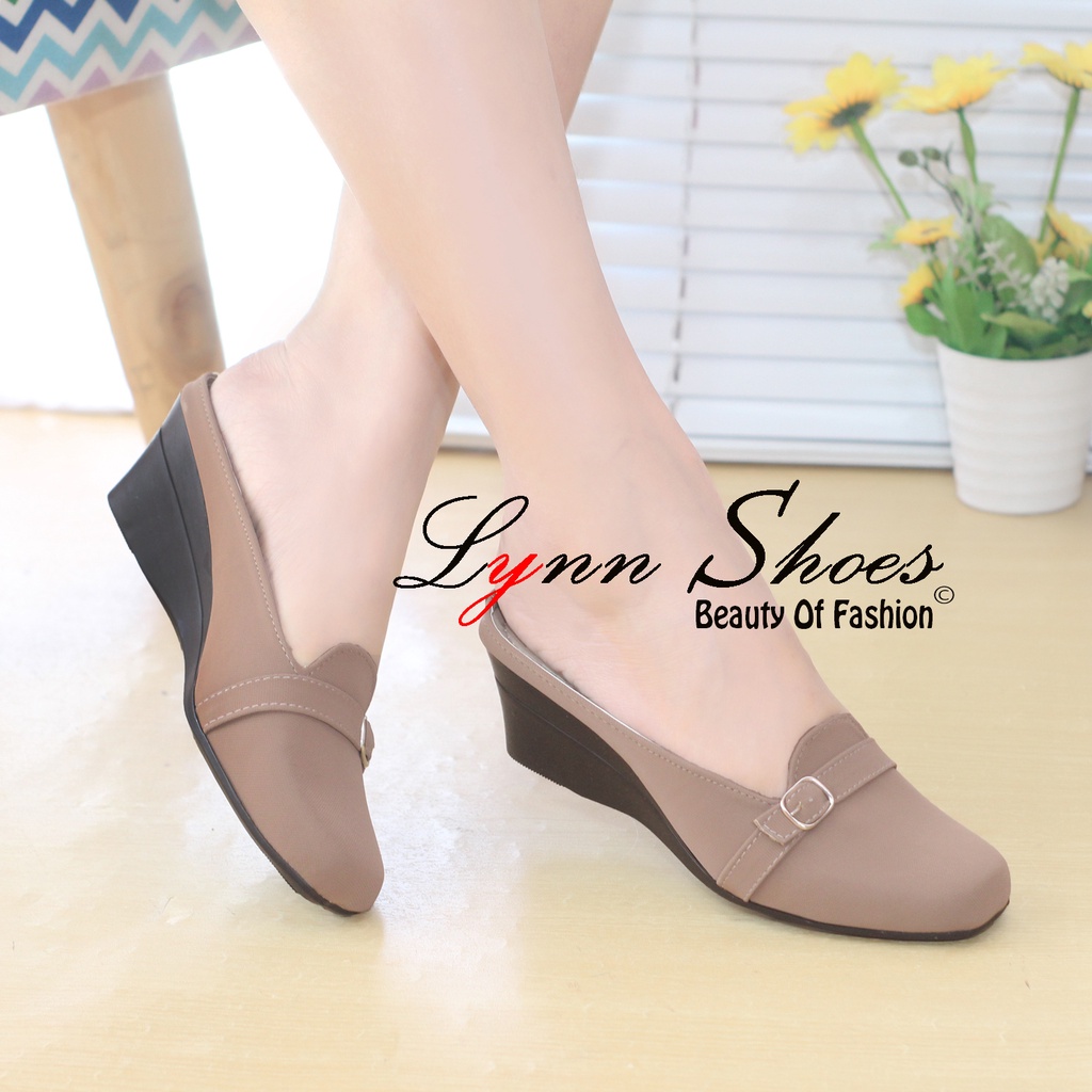 Lynn Sendal Selop Kerja Wanita S8C - Coklat / Cream / Hitam