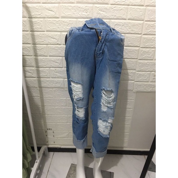 Celana Jeans Wanita / Jeans Sobek / Celana Jeans Kekinian