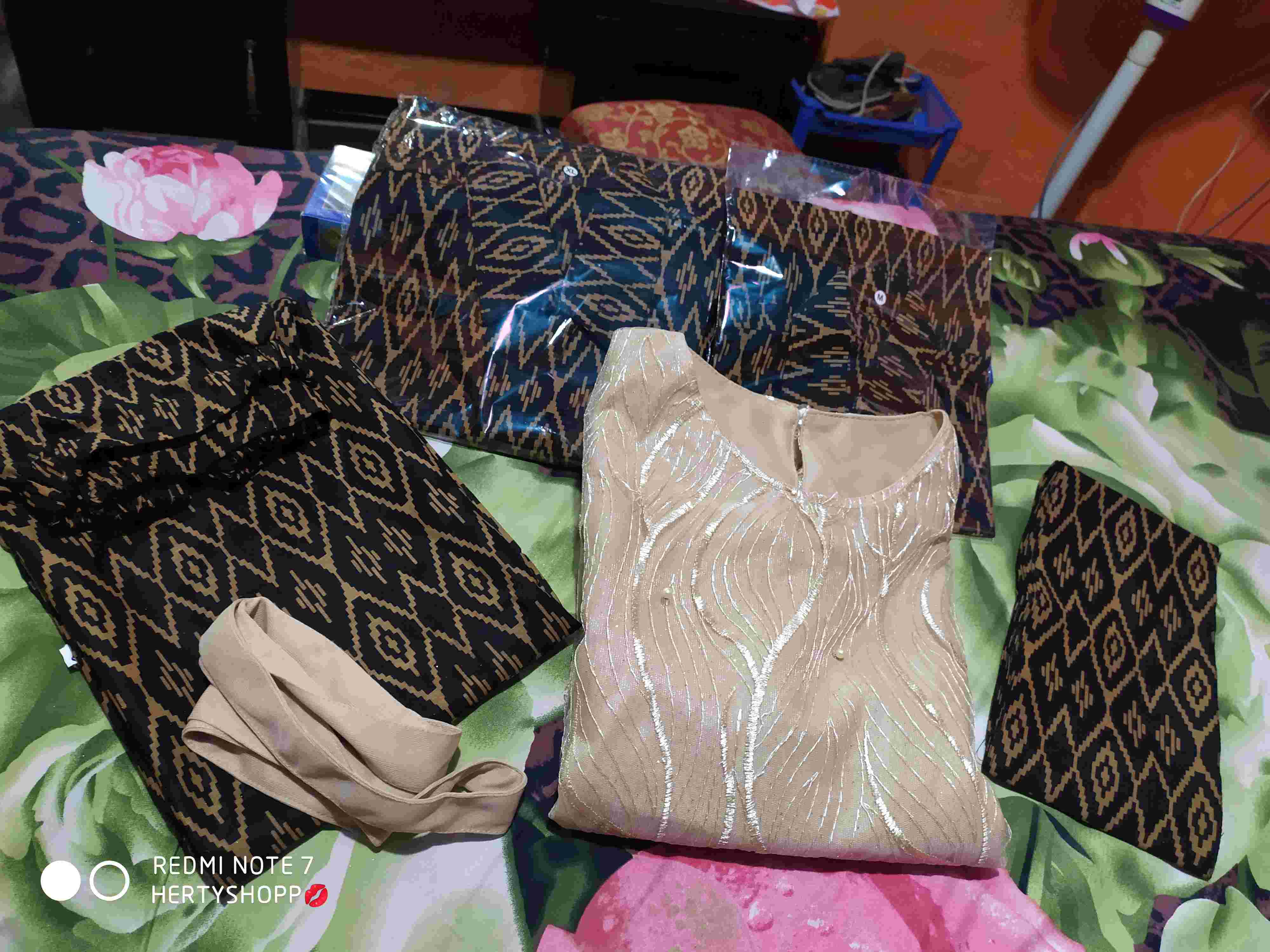 Batik Couple Dan Keluarga Berbagai Model Dari Wou Batik - Kebaya Batik Keluarga Berbagai Motif - 129