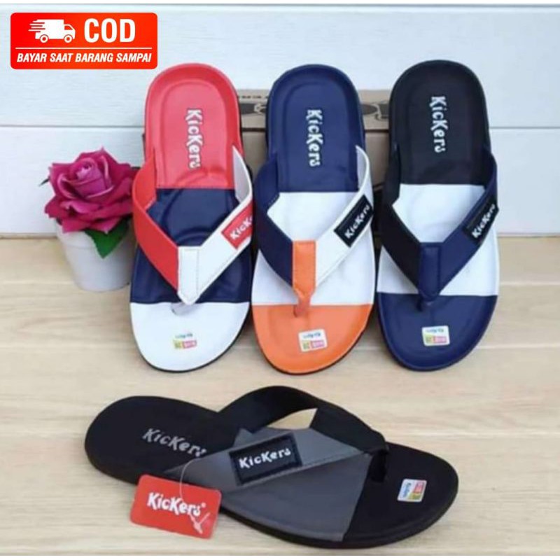 Sandal Japit Pria Kickers Tiga Warna Terkini Size 39-43(Bayar Ditempat)