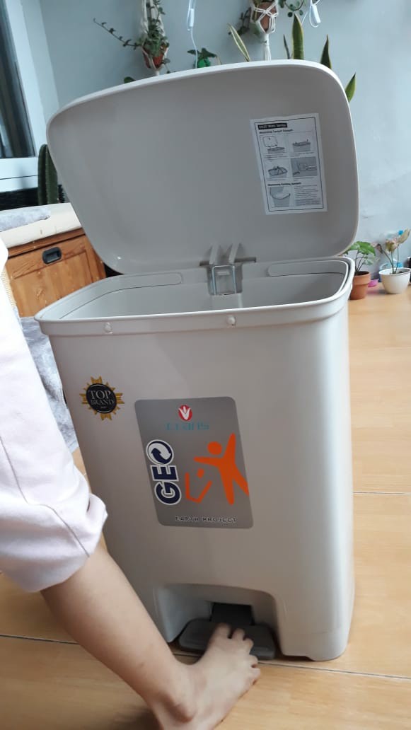 Tempat Sampah Injak 25 Liter  Claris 1158