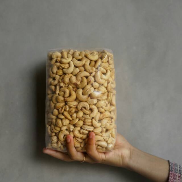 

Kacang Mede/Mete/Mente/Cashew Wonogiri Utuh Biasa Matang Original Dan Rasa-Rasa 1kg