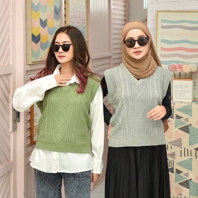 Yoora Vest Rajut-Fashion Outfit Pakaian-Outerwear Vest Rompi Luaran Wanita Fit to L