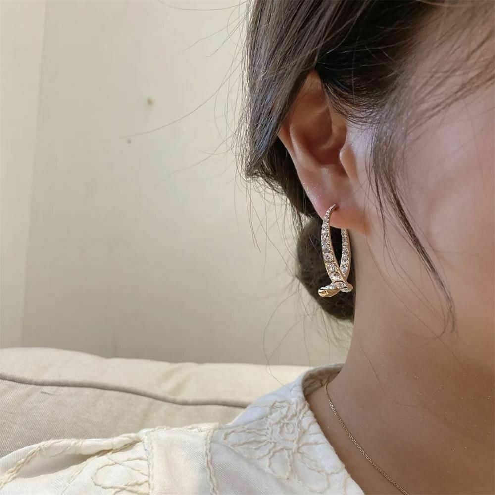 1 Pasang Anting Juntai Drop Zircon Liontin Salib Melengkung Gaya Elegan Untuk Perhiasan Wanita