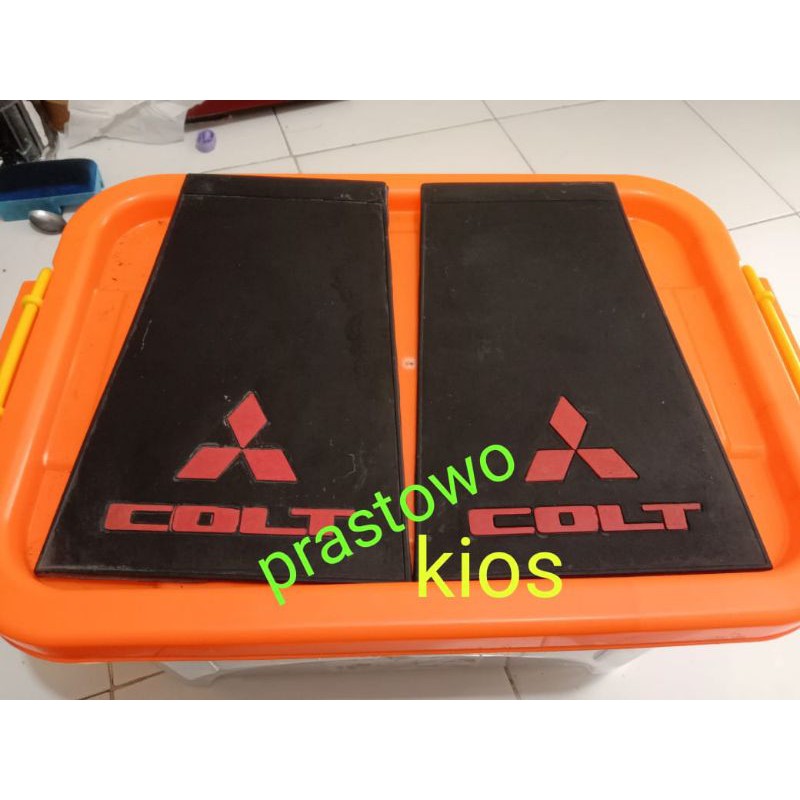 Kepet lumpur roda mudguard colt T 120 stesen pick up belakang