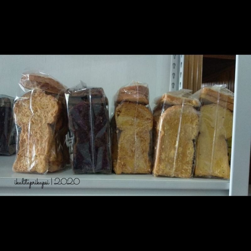 

Roti Kering Monica
