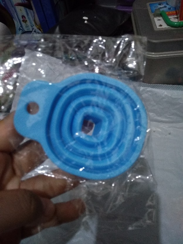 1pc Corong Lipat Mini Bahan Silikon Untuk Memasak