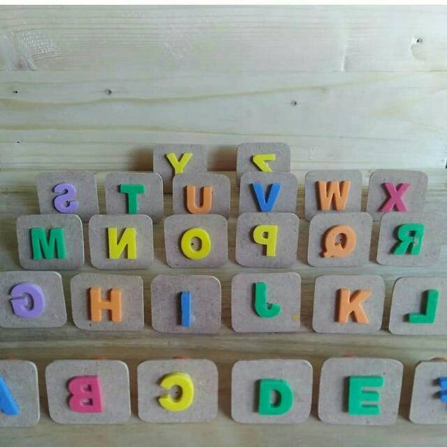 

Mainan edukasi stempel huruf
