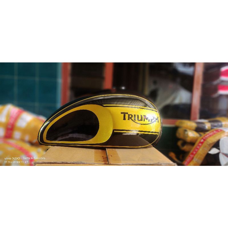 Tangki custom hitam gold