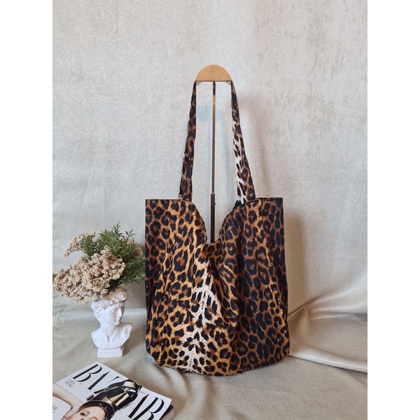 Cabiciks - Leopard Polyester Baggy Nudie Tote Bag