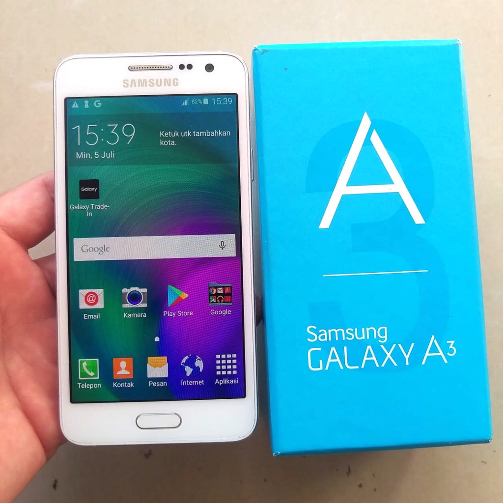 Samsung Galaxy A3 2015 ROM 16GB Layar Amoled Ex Garansi