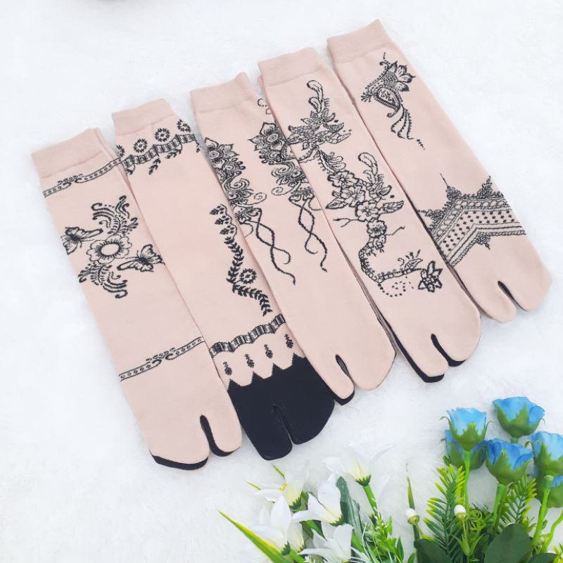 ZS- KAOS KAKI JEMPOL BATIK MUSLIMAH / KAOS KAKI WANITA WARNA CREAM MOTIF BATIK / KAOS KAKI MOTIF HEN