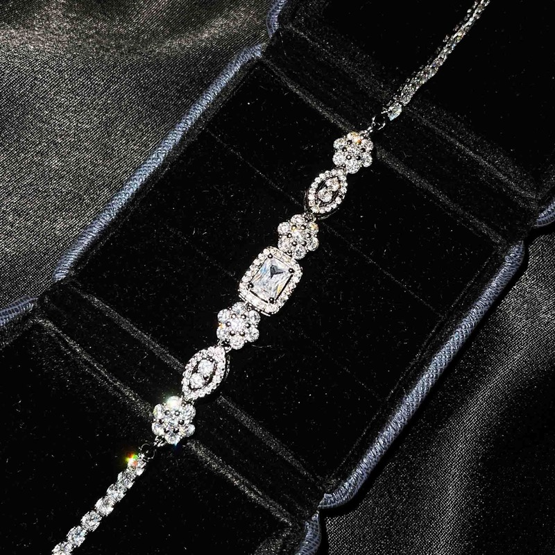 [Ready Stock]Fashion S925 Sterling Silver Inlaid Diamond Bracelet