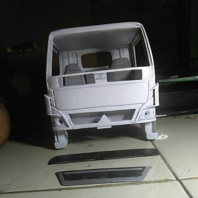 Kabin Miniatur Truk Canter P 20cm Shopee Indonesia