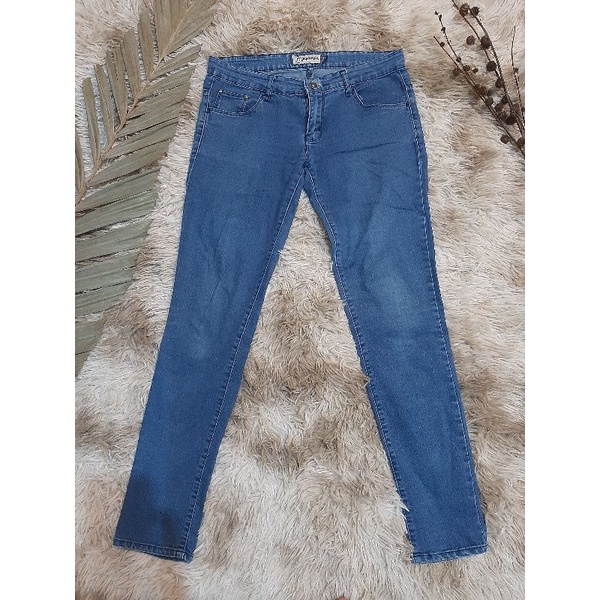 Celana Jeans Wanita/Jeans Nevada /Jeans Original Preloved /Celana Jeans Murah /Celana Jeans Panjang