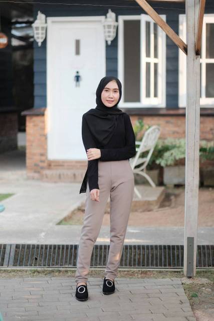 Celana basic wedges panjang hitam model slim / straight / celana bahan kantor