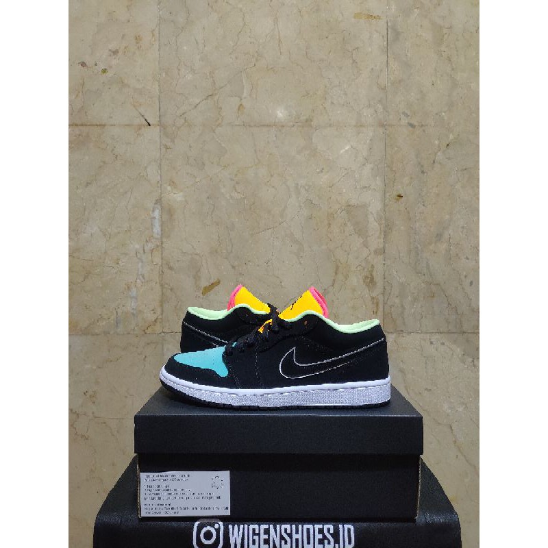 Air Jordan 1 Low SE "Aurora Green"