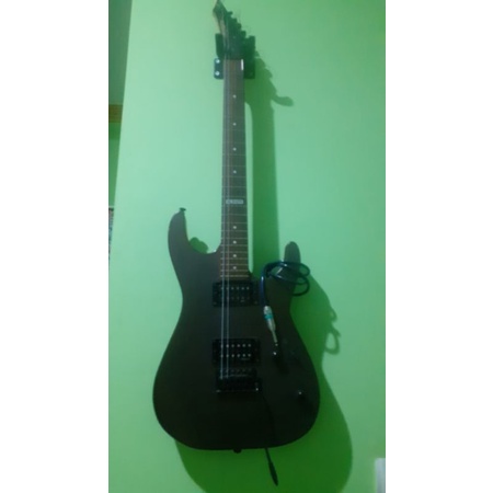 2 Amplifier merk Russel+ gitar elektrik merk Artrock