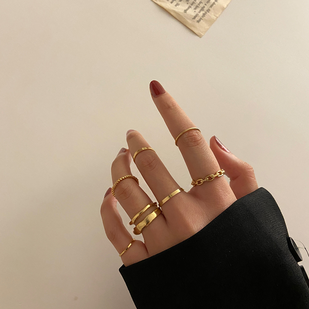 AY(CN) 7pcs / Set Cincin Bentuk Ular Warna Emas Gaya Retro Untuk Wanita