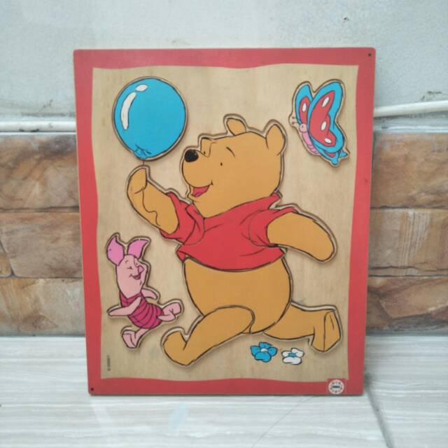 Puzzle Winnie The pooh Bahan Kayu Halus