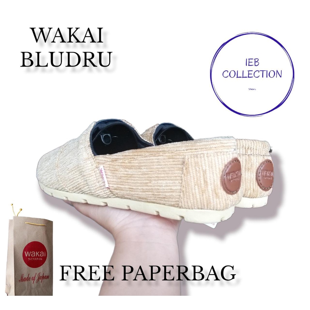 sepatu wakai slip on bludru unisex size 36-43