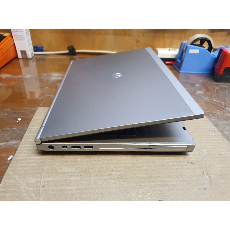 Laptop HP Elitebook 820 G3 Core i5 Ram 32GB Ssd 1TB Slim Ringan Warna Silver