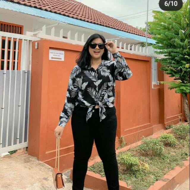 Black jins kienka outfit, skinny jeans kienka, black jeans kienka outfit